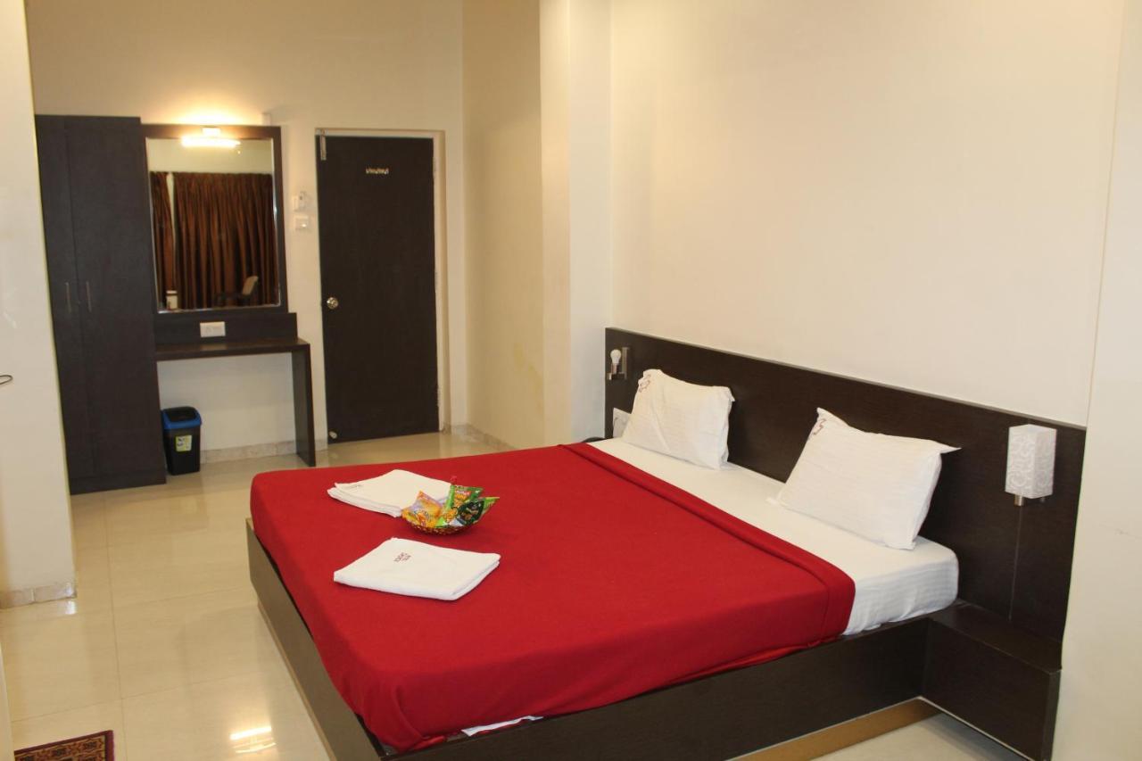 Choice Classic Hotel Pune Exterior photo